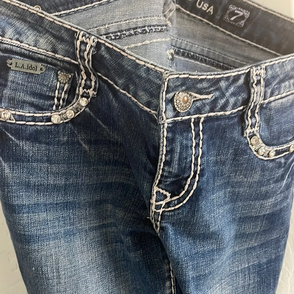 Jeans - Picture 1 of 3